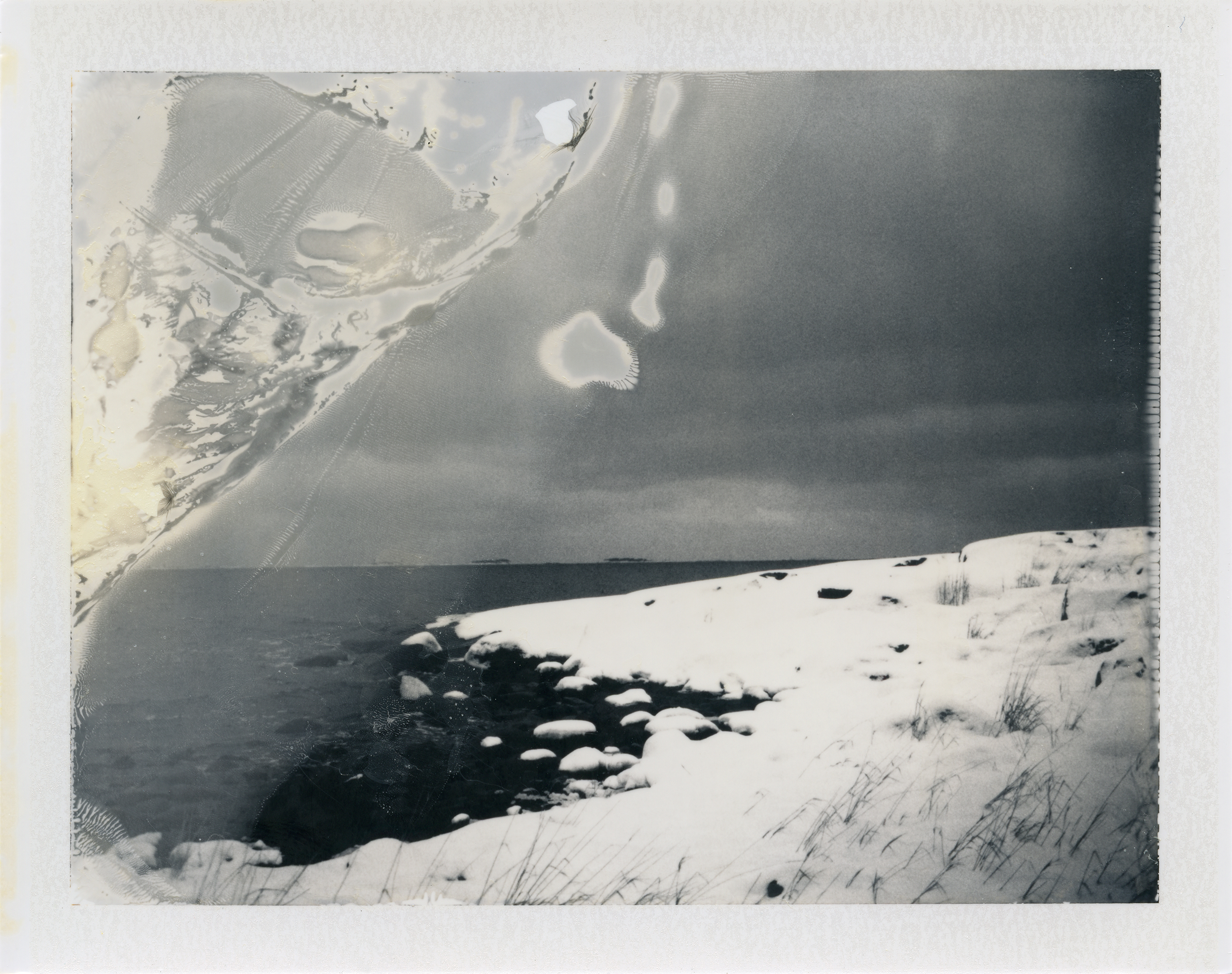 Following the dance of the sea