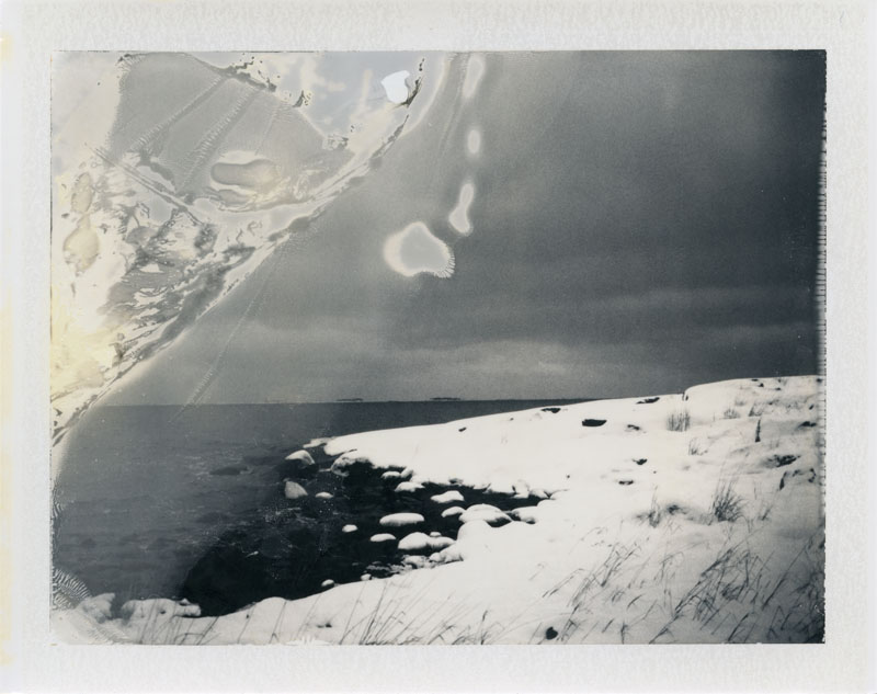 Following the dance of the sea